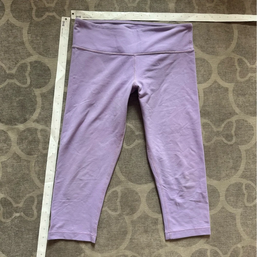 lululemon athletica Lavender capri leggings